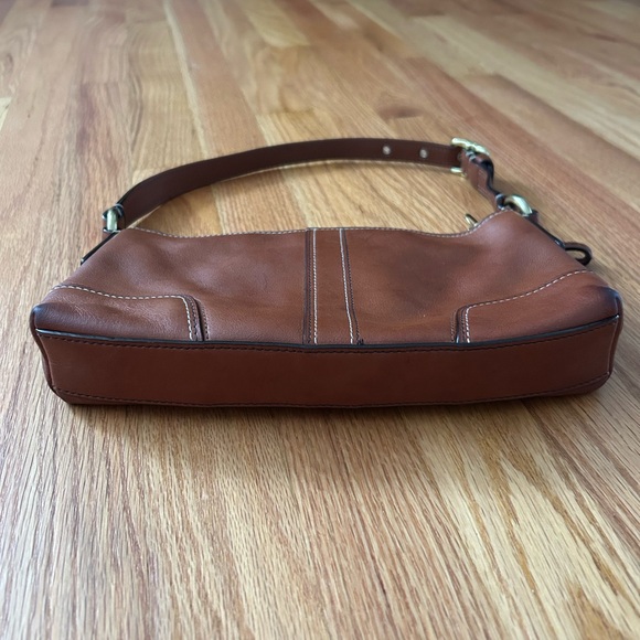 SOLD - COACH VINTAGE HAMPTON SMALL SHOULDER BAG - Picture 6 of 9